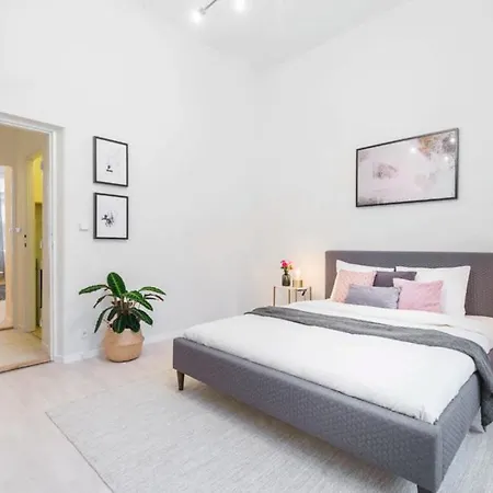 Apts In Old Town By Michal&friends Apartment